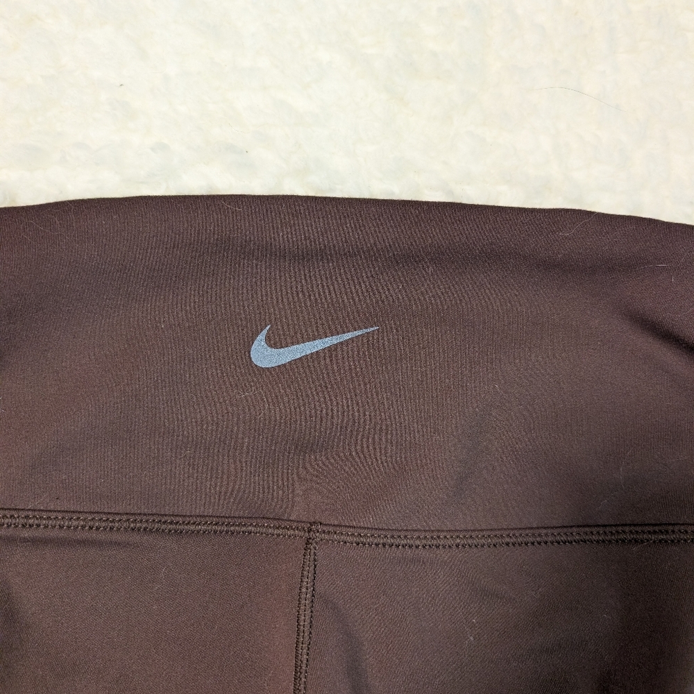 Nike Women's Dark Brown Tank Top And Biker Shorts Size Small - Picture 6 of 9
